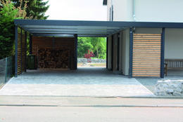 caport_individuell_holzlagerung_auto_eingang